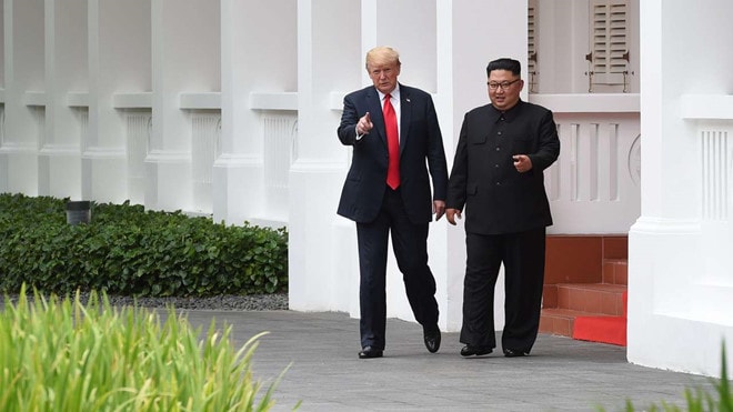 Tổng thống Trump (trái) và Chủ tịch Kim Jong-un tại Singapore hồi tháng 6.2018 /// AFP