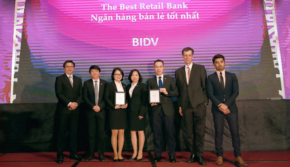 BIDV nhận giải thưởng Ngân hàng bán lẻ tiêu biểu năm 2019.