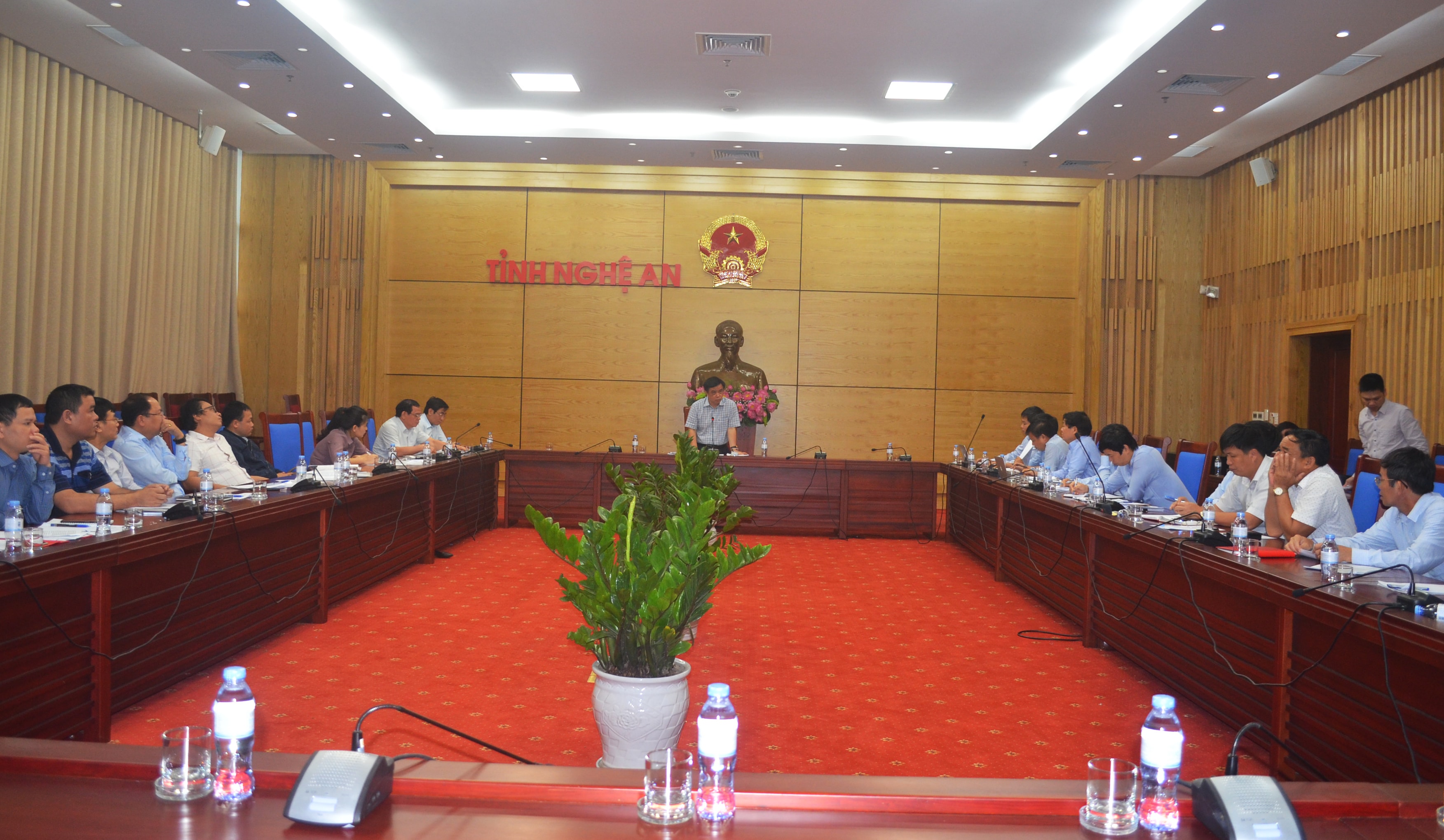 Toàn cảnh cuộc họp. Ảnh: Nhật Lân