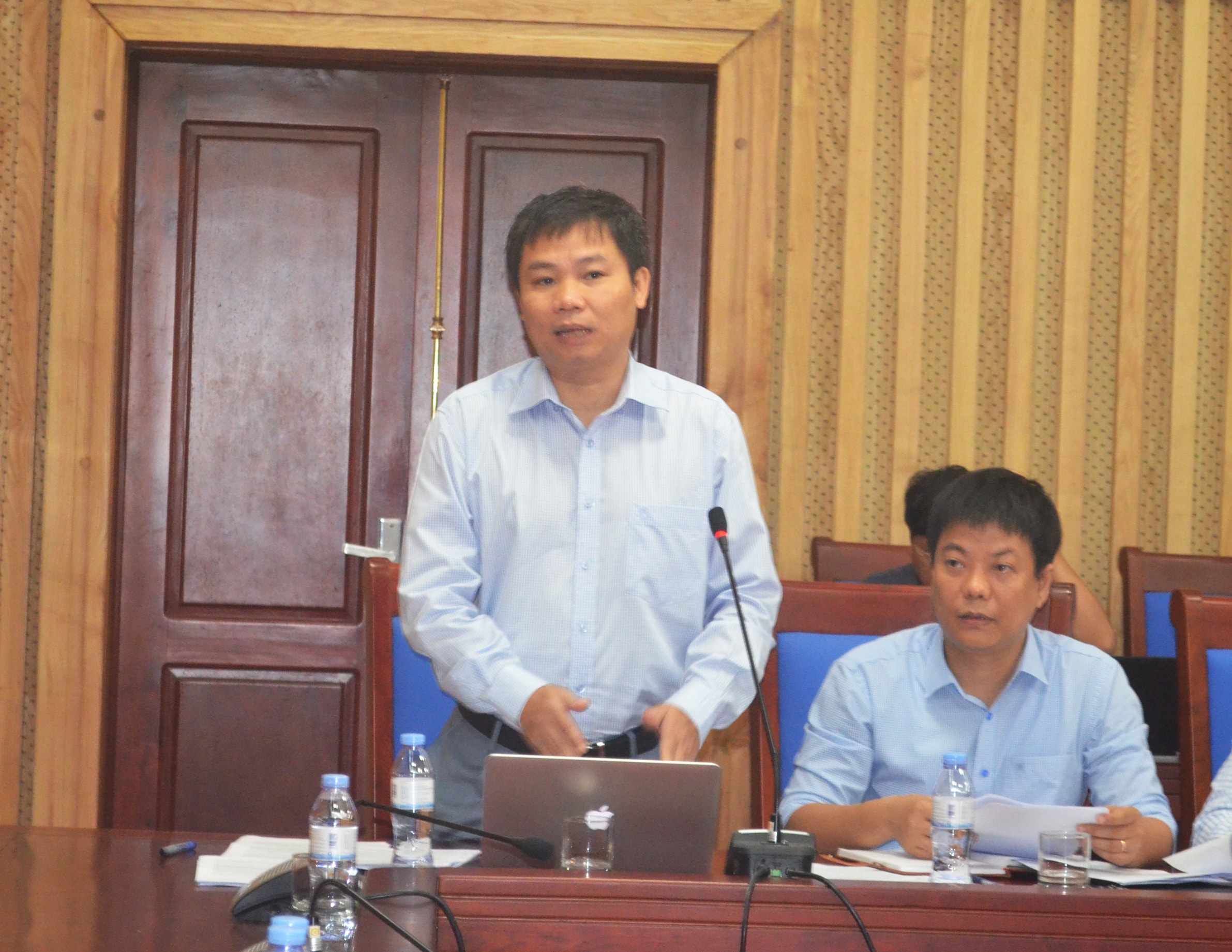 Ông Nguyễn Nam Thắng - Phó Tổng Giám đốc Công ty Phát điện 1 phát biểu tại cuộc họp. Ảnh: Nhật Lân