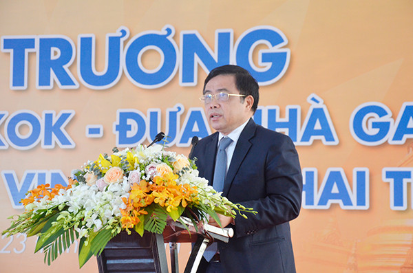 Phó Chủ tịch UBDN tỉnh Huỳnh Thanh Điền phát biểu tại buổi lễ. Ảnh Thanh Lê