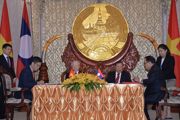 Lãnh đạo hai nước chứng kiến lễ ký các văn kiện hợp tác