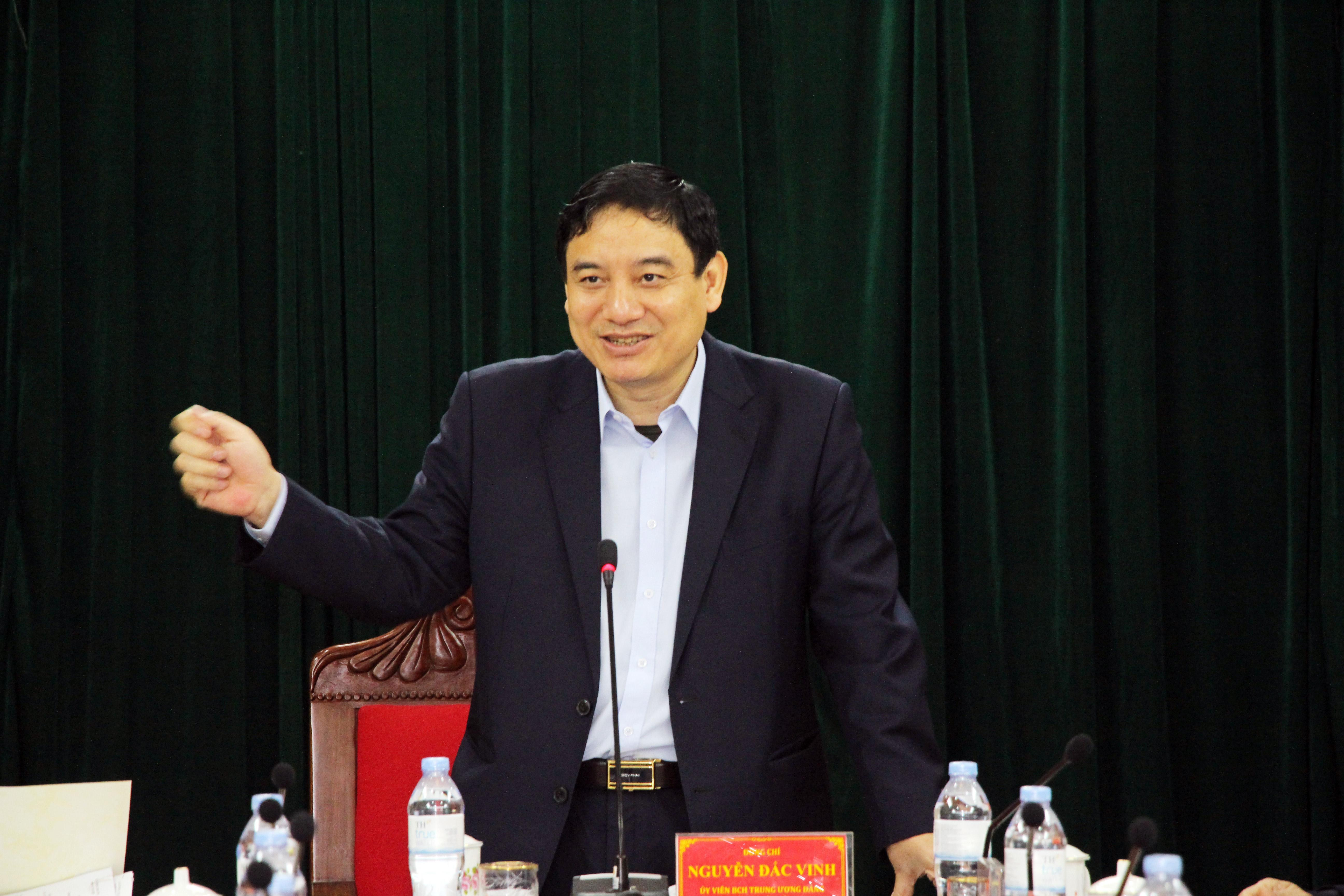 Bí thư Tỉnh ủy Nguyễn Đắc Vinh phát biểu chỉ đạo phiên họp. Ảnh: Đào Tuấn