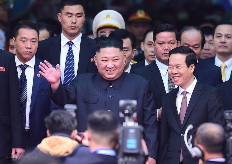 Chủ tịch Triều Tiên Kim Jong-un đến Việt Nam sáng 26/2. Ảnh: Giang Huy