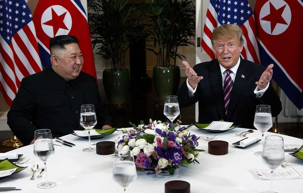 Tổng thống Trump và Nhà lãnh đạo Kim có bữa tối thân mật trước Hội nghị thượng đỉnh Mỹ-Triều lần hai. Ảnh: CNN