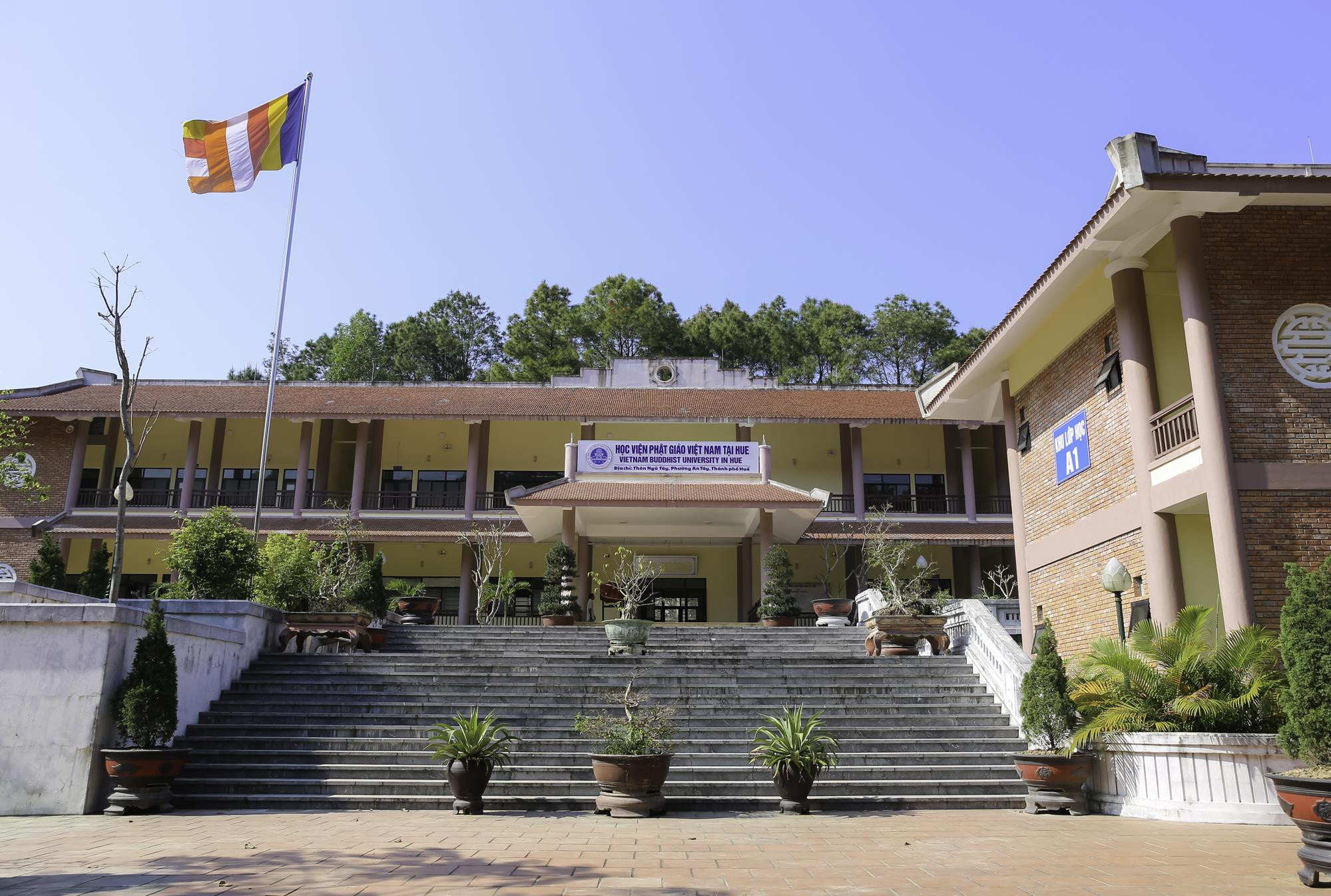 Học viện được xây dựng vào năm 2015 ở thôn Ngũ Tây (phường An Tây, TP Huế) trên diện tích hơn 25 ha.  Học viện chính thức tuyển sinh khóa cử nhân đầu tiên vào năm 1997, với 197 Tăng Ni sinh của 18 tỉnh thành trong cả nước tham gia tuyển sinh.  