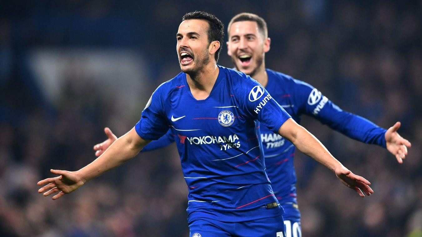 Pedro ghi bàn mở tỉ số cho Chelsea trong trận đấu với Tottenham