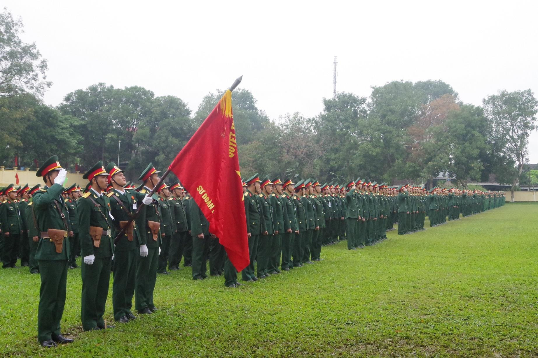 Quang cảnh buổi ra quân huấn luyện