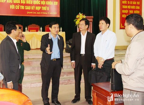 Đồng chí Nguyễn Đắc Vinh - Ủy viên BCH Trung ương Đảng, Bí thư Tỉnh ủy, Trưởng đoàn ĐBQH tỉnh chủ trì hội nghị.