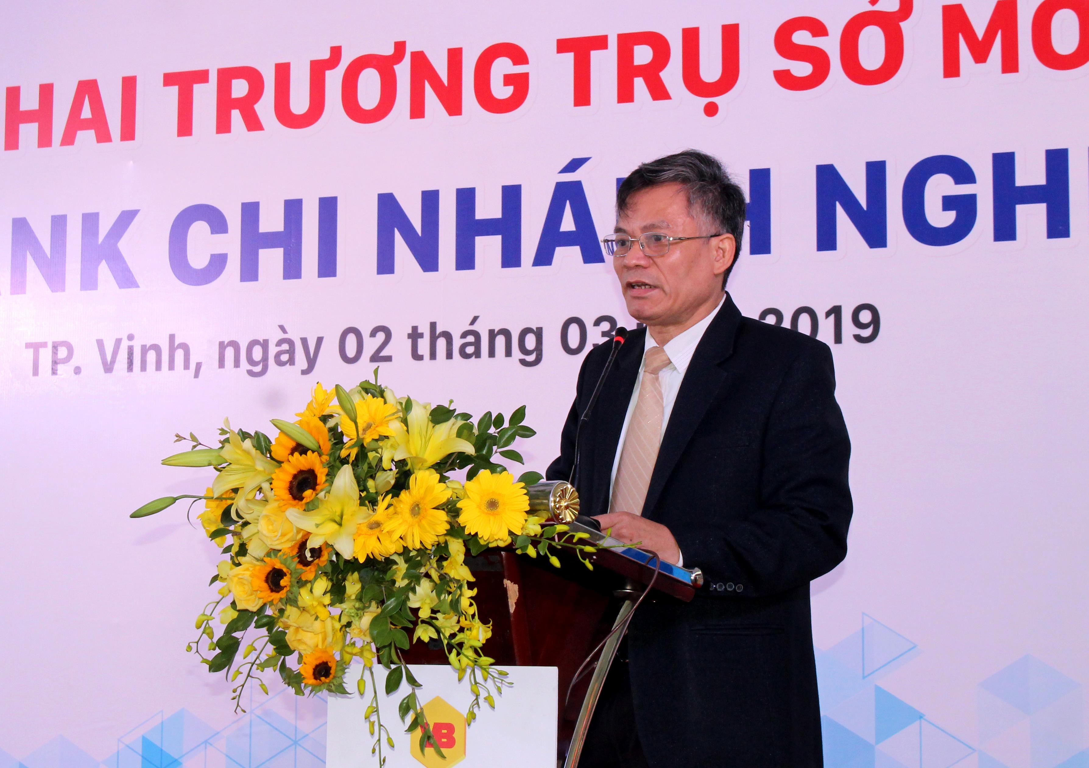 Ông Cao Văn Hợi - Phó Giám đốc NHNN CN Tỉnh Nghệ An phát biểu chúc mừng tại lễ khai trương 
