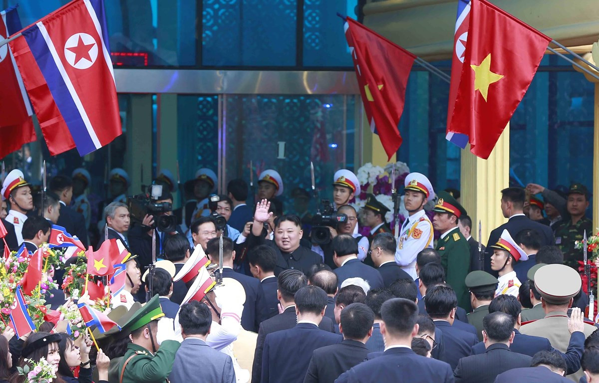 Lúc 12 giờ 50, đoàn tàu đặc biệt chở Chủ tịch Triều Tiên Kim Jong-un đã rời Việt Nam để lên đường về nước Ảnh: Doãn Tấn/TTXVN