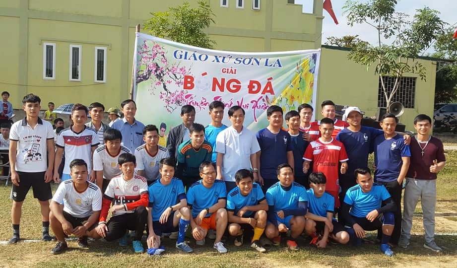 Niềm vui trong giải bóng mừng Xuân ở giáo xứ Sơn La