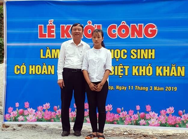 Ông Hải cùng Quỳnh Như tại lễ khởi công. Ảnh: Hiến Tùng