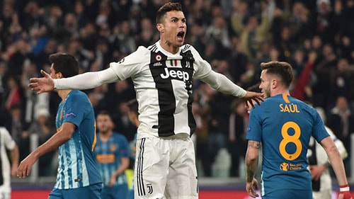 Ronaldo tỏa sáng giúp Juventus vượt qua Atletico để vào tứ kết. Ảnh: Reuters.