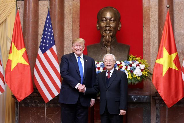Tổng Bí thư, Chủ tịch nước Nguyễn Phú Trọng và Tổng thống Hoa Kỳ Donald Trump tại cuộc gặp ngày 27/2 (Ảnh: Quý Đoàn)