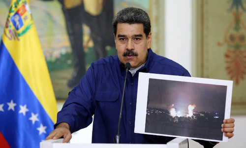Tổng thống Maduro công bố ảnh đám cháy tại nhà máy Petro San Felix hôm 13/3. Ảnh: AFP.