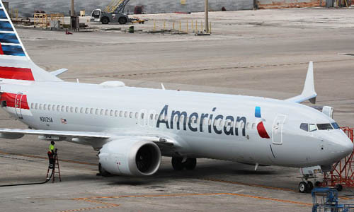 Một máy bay Boeing 737 MAX 8 của hãng hàng không American Airlines tại sân bay Miami, bang Florida, Mỹ hôm 14/3. Ảnh: AFP.