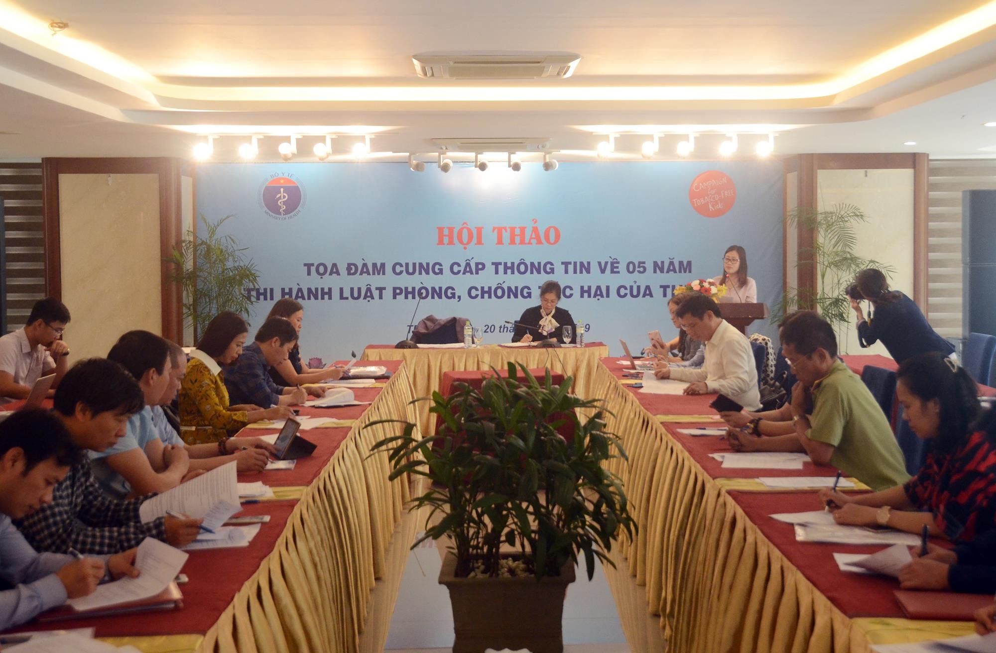 Tham dự hội nghị có đại diện các tổ chức quốc tế; các sở ban ngành, đơn vị y tế trong tỉnh. Ảnh: Thành Chung