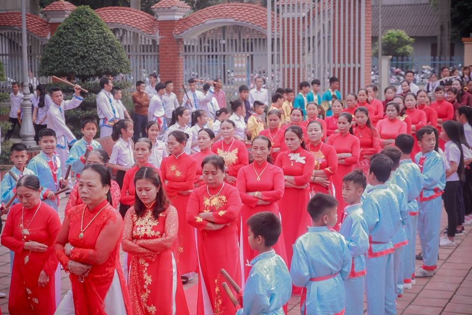 Đông đảo bà con giáo dân tham dự thánh lễ kính Thánh Giuse, quan thầy Giáo họ Đồng Yên