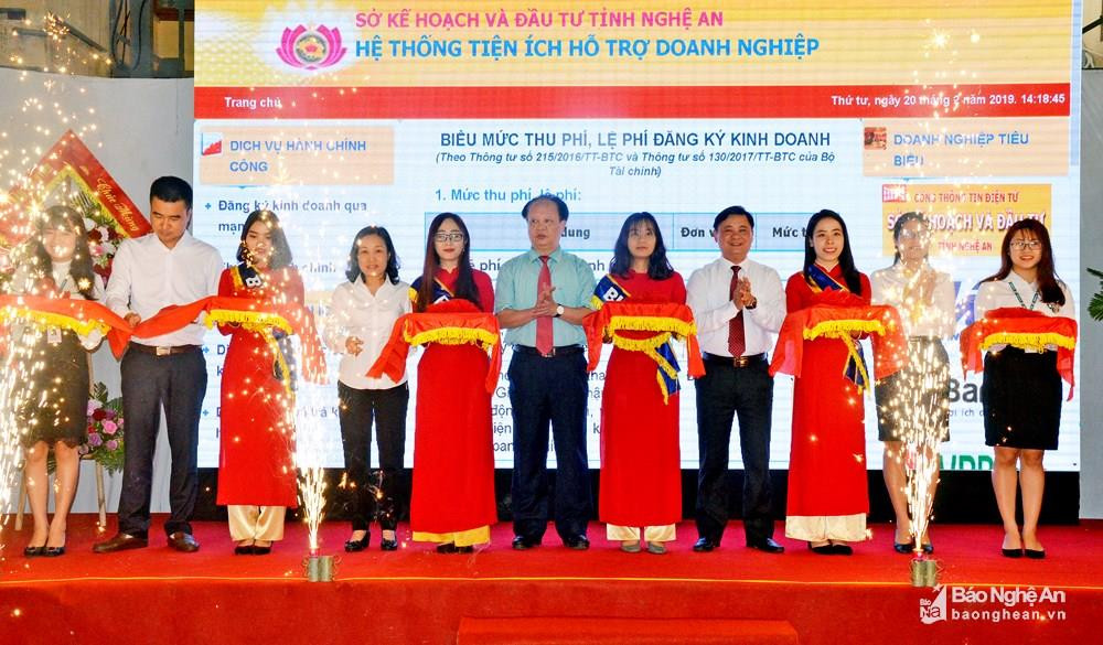 Khai trương Cổng thông tin điện tử hỗ trợ doanh nghiệp. Ảnh Thanh Lê