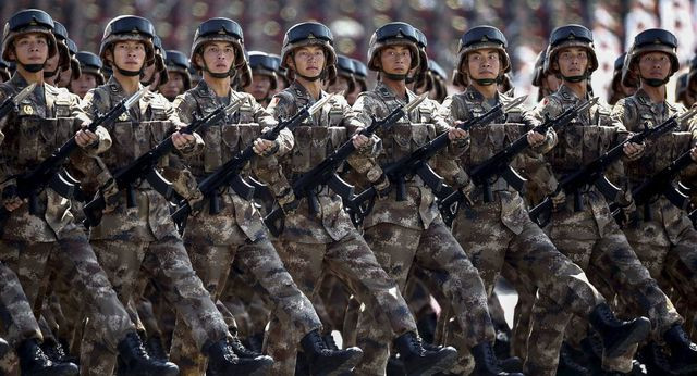 Các quân nhân Trung Quốc (Ảnh: Reuters)