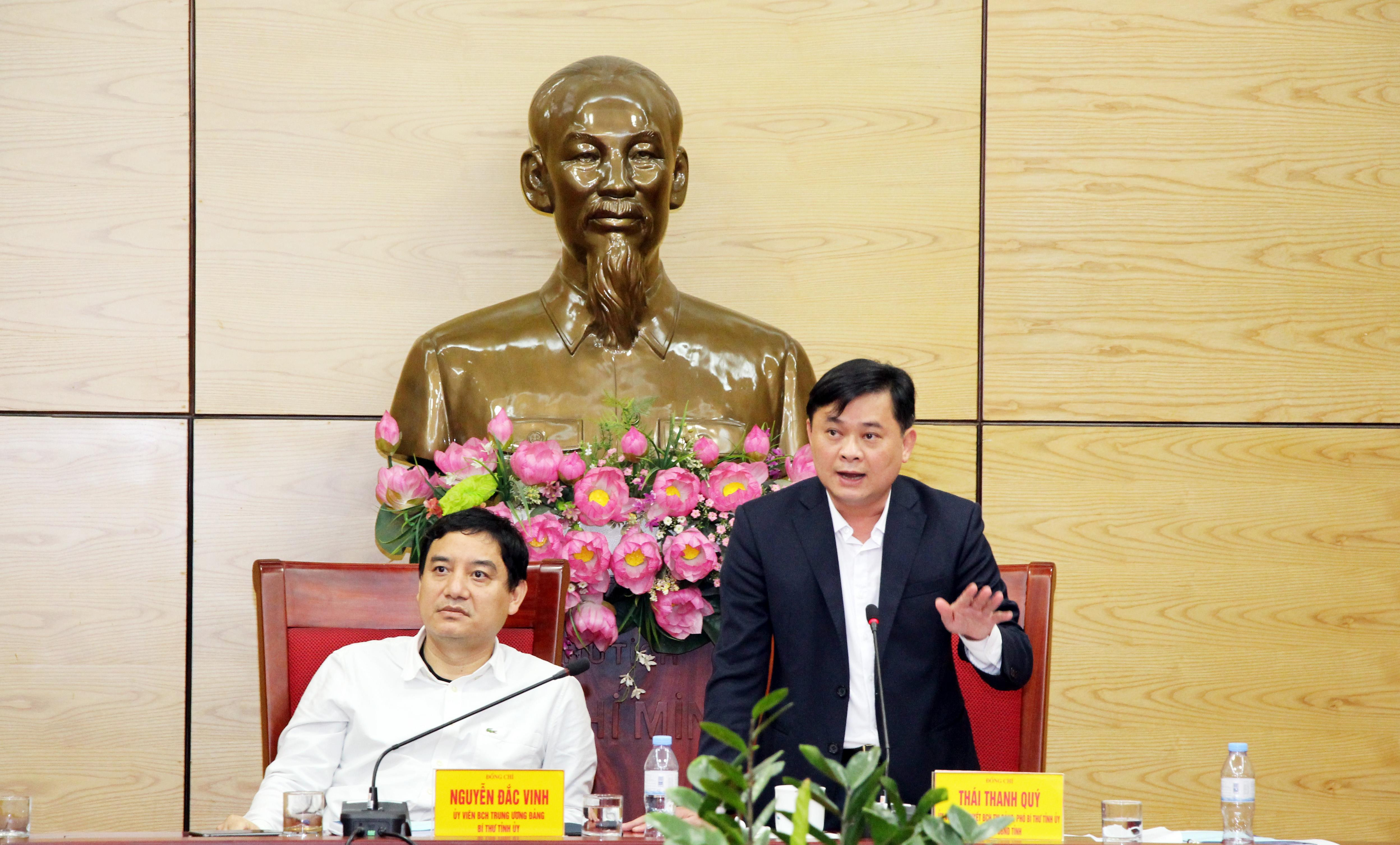 Chủ tịch UBND tỉnh Nghệ An Thái Thanh Quý phát biểu tại buổi làm việc. Ảnh: Đào Tuấn