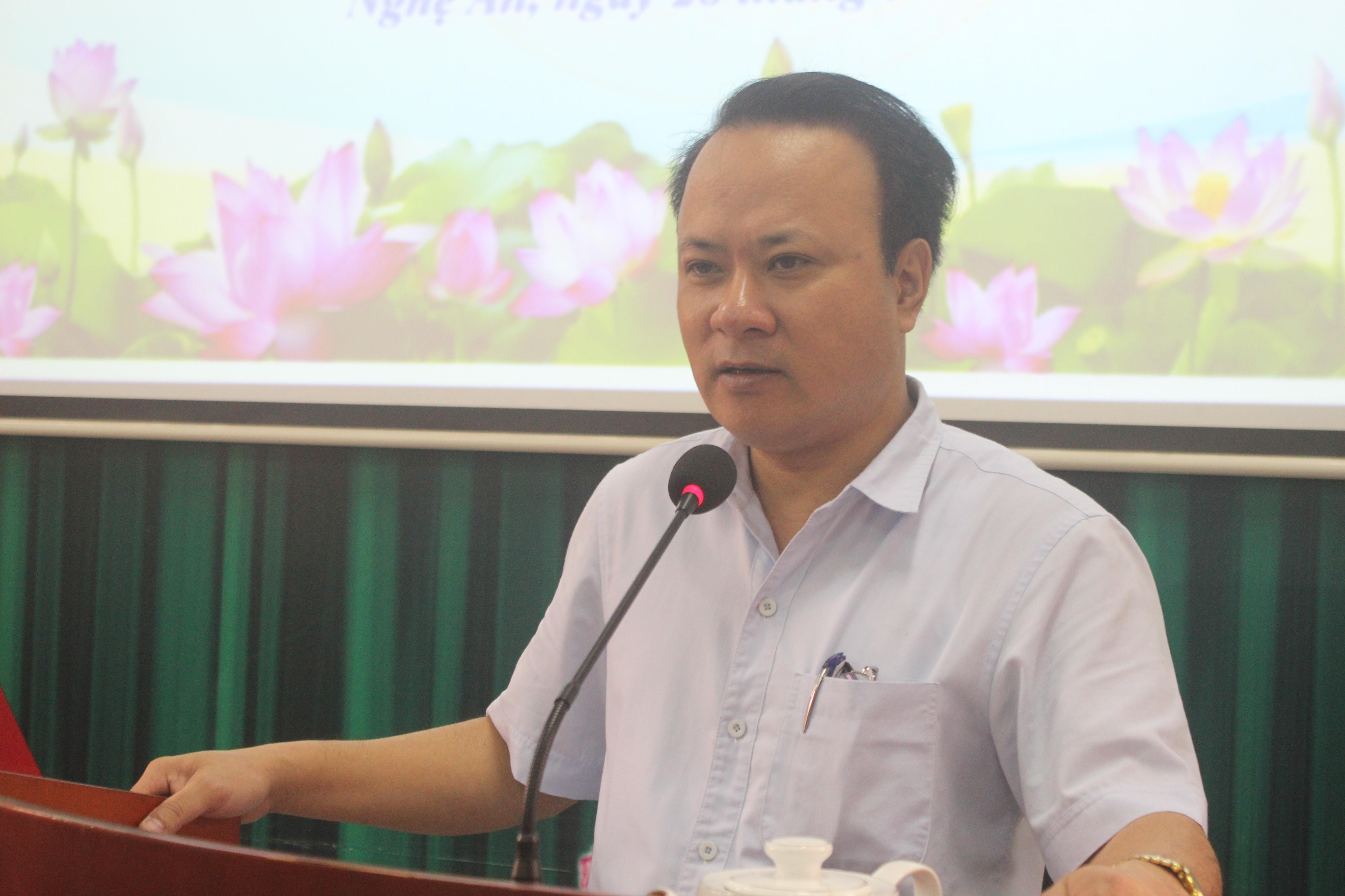 Bí thư Đảng ủy Khối các cơ quan tỉnh Nguyễn Nam Đình phát biểu tại hội nghị. Ảnh: Quốc Đạt