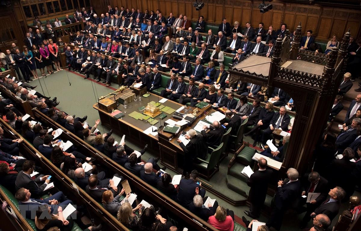 Toàn cảnh phiên họp của Hạ viện Anh ở London. Ảnh: THX/TTXVN