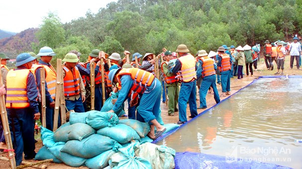 Diễn tập phòng chống bão lụt tìm kiếm cứu nạn tại huyện Yên Thành.