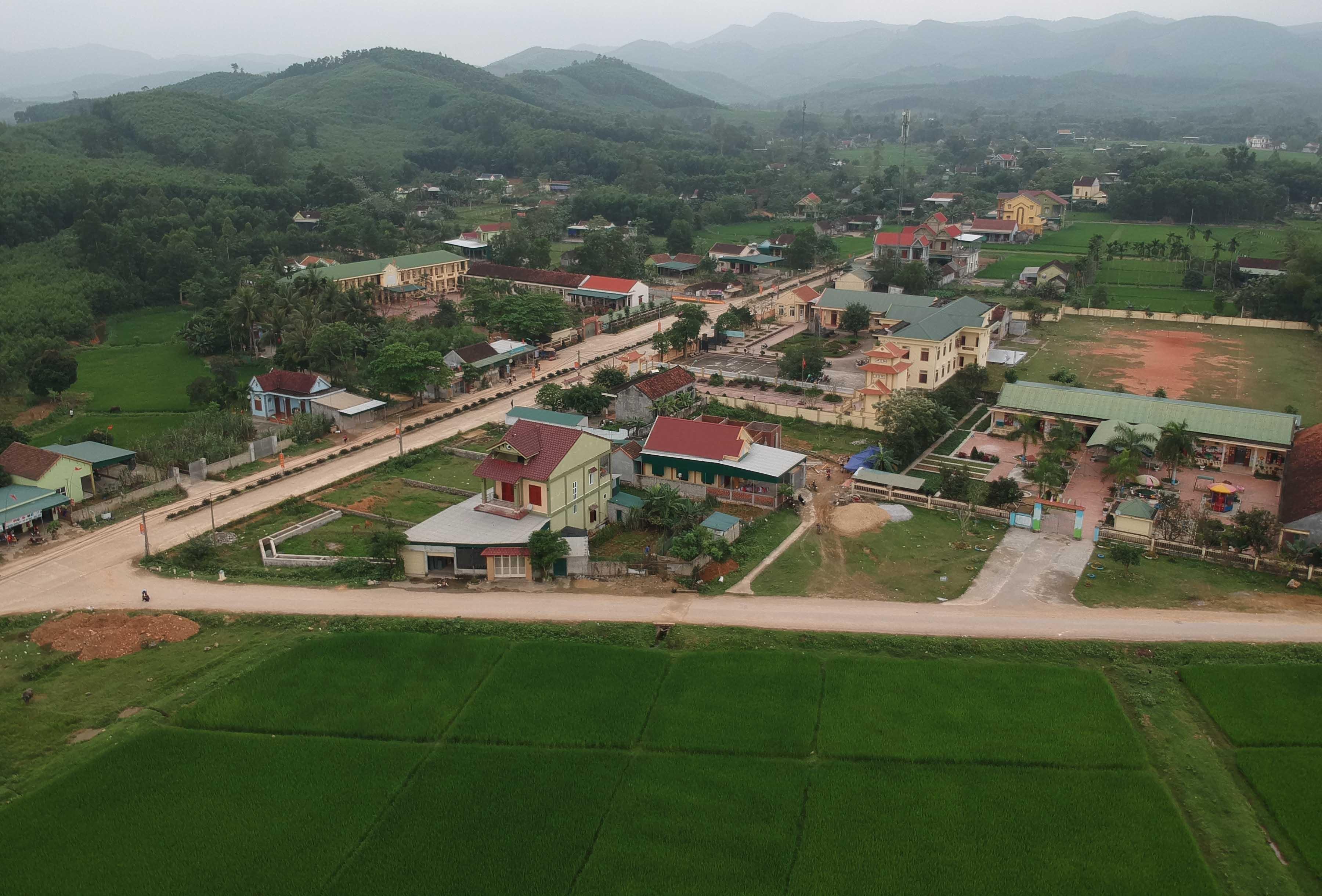 Xã Tiến Thành đón Bằng công nhận xã đạt chuẩn Nông thôn mới