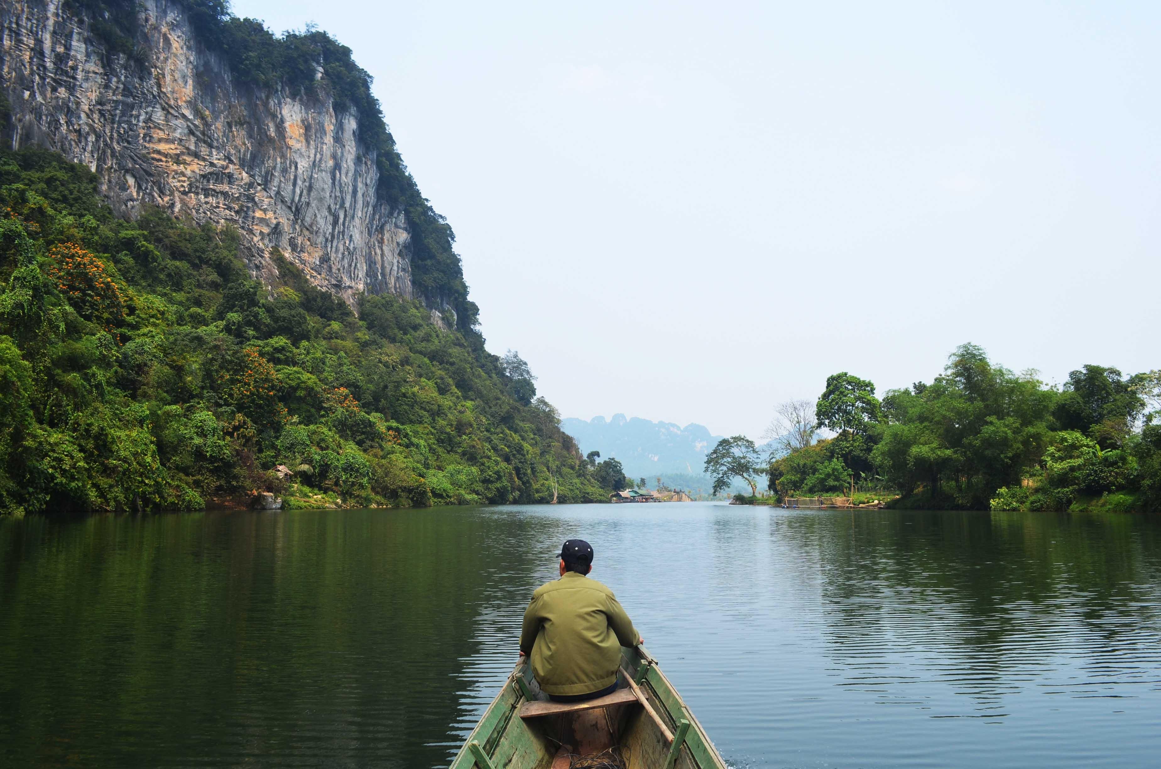 Vùng cao xứ Nghệ được thiên nhiên ban tặng không ít danh lam thắng cảnh. Một số vùng như ở Con Cuông, Quế Phong đang cố gắng trở thành là những điểm đến