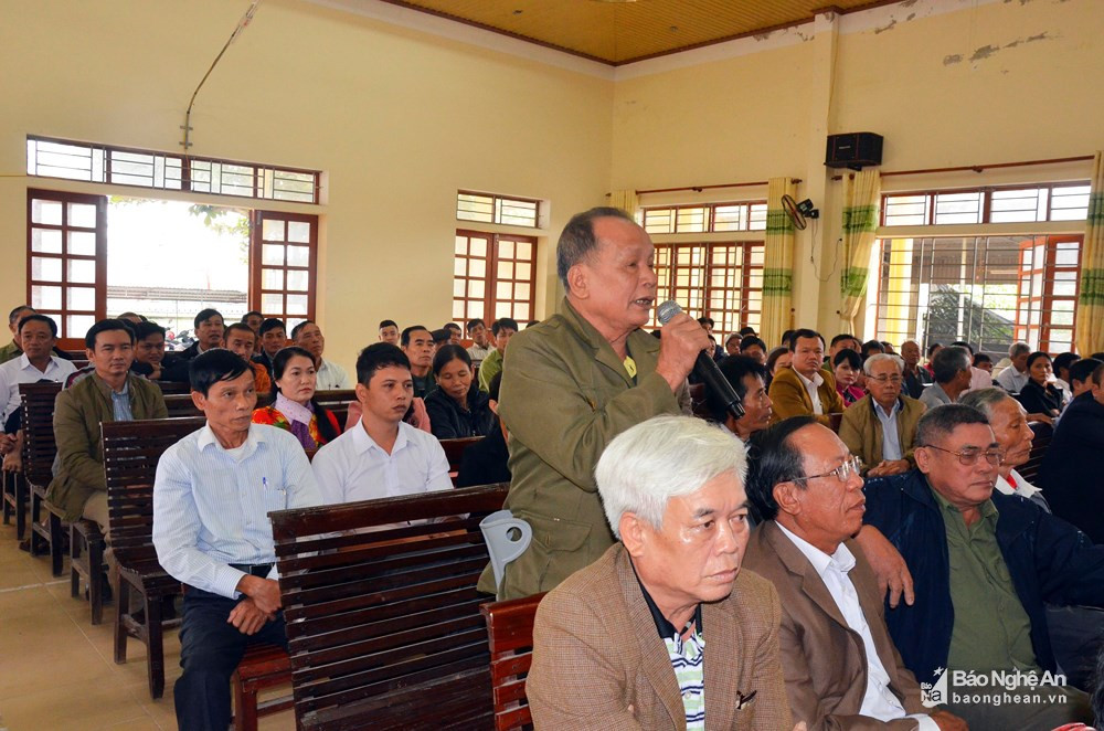 Người dân xã Thanh Liên (Thanh Chương) tham gia ý kiến trong buổi tiếp công dân của UBND huyện Thanh Chương. Ảnh: Tư liệu