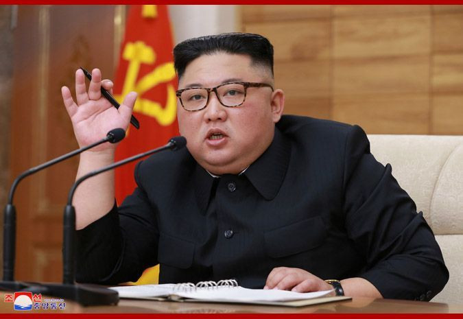 Nhà lãnh đạo Triều Tiên Kim Jong-un phát biểu tại phiên họp mở rộng Bộ Chính trị đảng Lao động Triều Tiên tại Bình Nhưỡng hôm 9/4. Ảnh: Internet