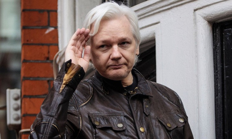 Người sáng lập WikiLeaks Julian Assange