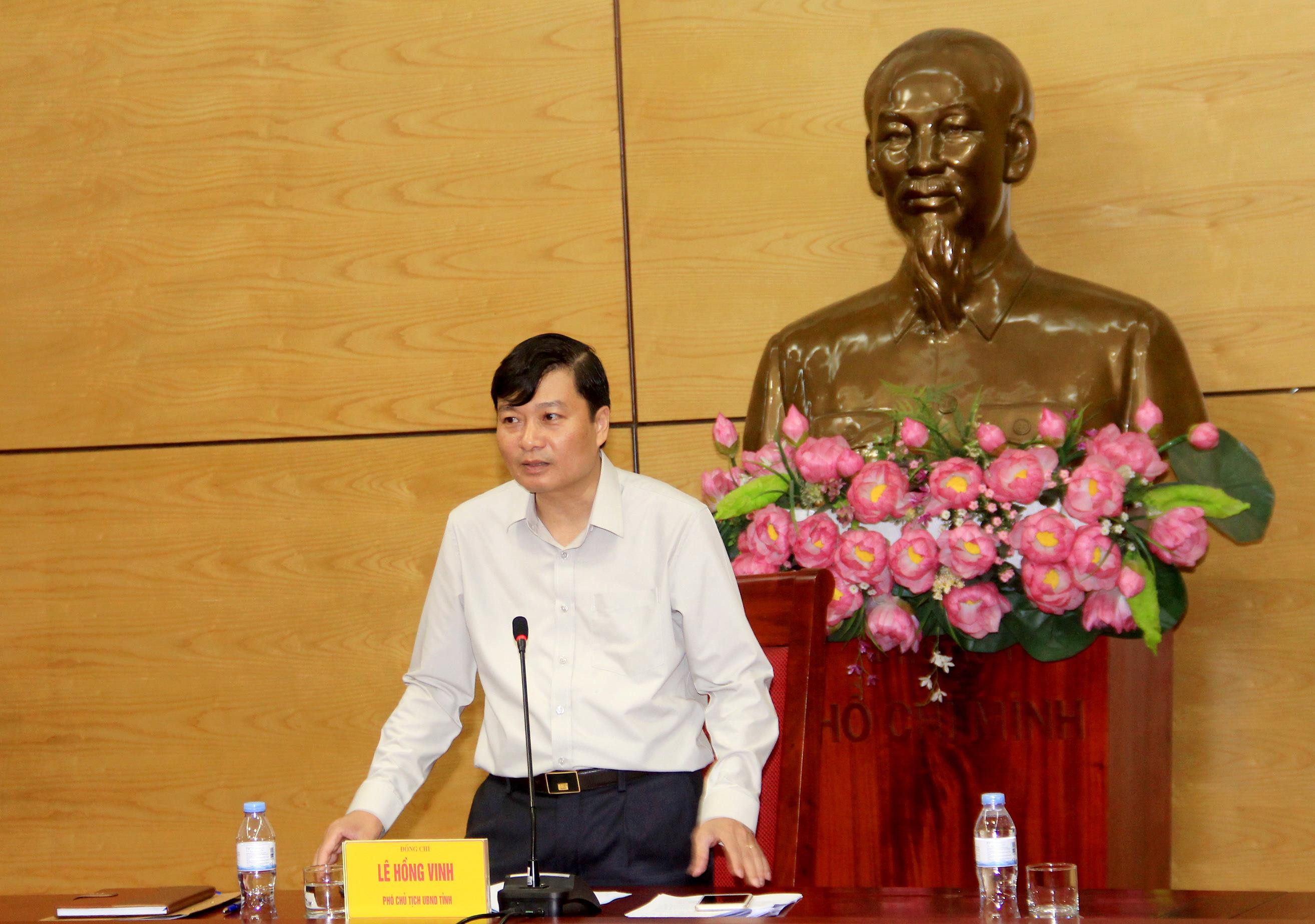 Đồng chí Lê Hồng Vinh - Phó Chủ tịch UBND tỉnh đề nghị cơ quan soạn thảo đề án làm rõ vai trò quản lý nhà nước đối với các đối tượng được tha tù trước thời hạn có điều kiện. Ảnh: P.B