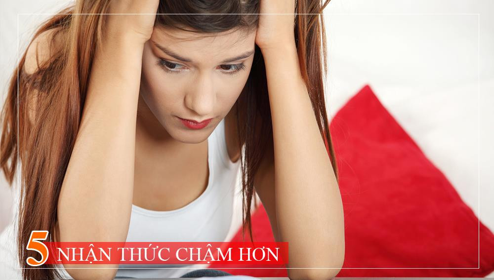 Giấc ngủ đóng vai trò rất quan trọng trong việc học tập và xử lý công việc khi cần đến sự nhận thức và làm việc của não bộ. Nếu thiếu ngủ, gây mệt mỏi có thể làm chậm quá trình này một cách đáng kể. Nó có thể làm giảm sự tập trung, tỉnh táo, lý luận và giải quyết vấn đề, do đó, não bộ không thể năng động xử lý các công việc liên quan đến học tập hay ghi nhận kiến thức.