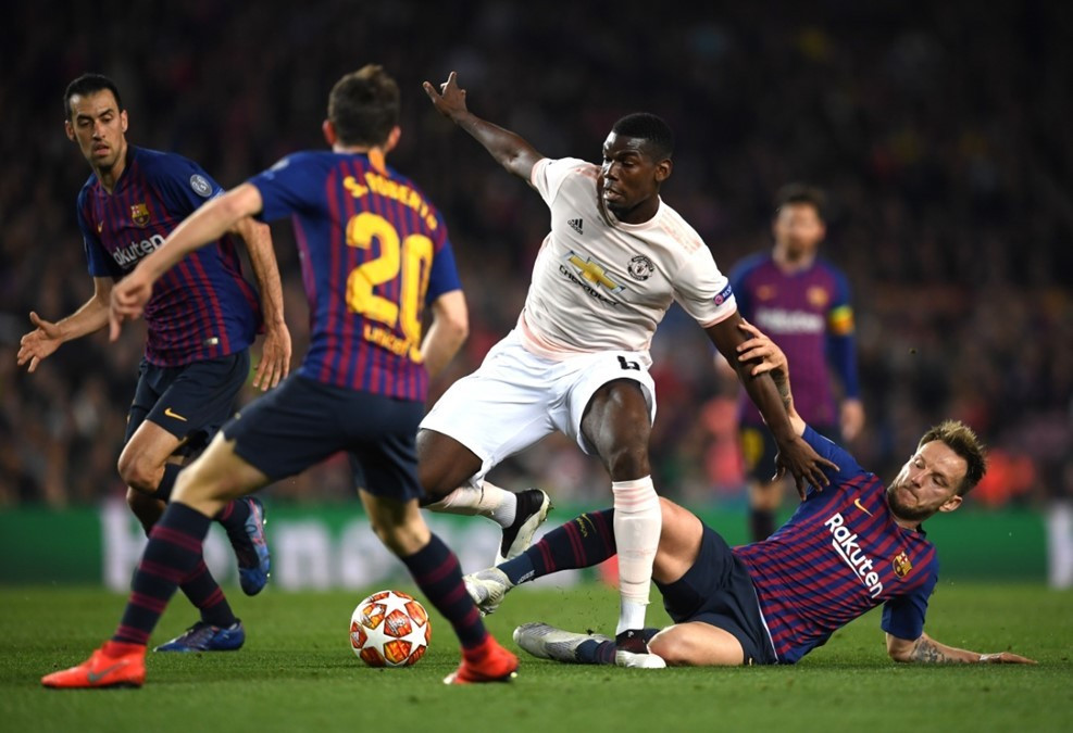 Paul Pogba là điểm sáng hiếm hoi trong thất bại của MU trước Barca