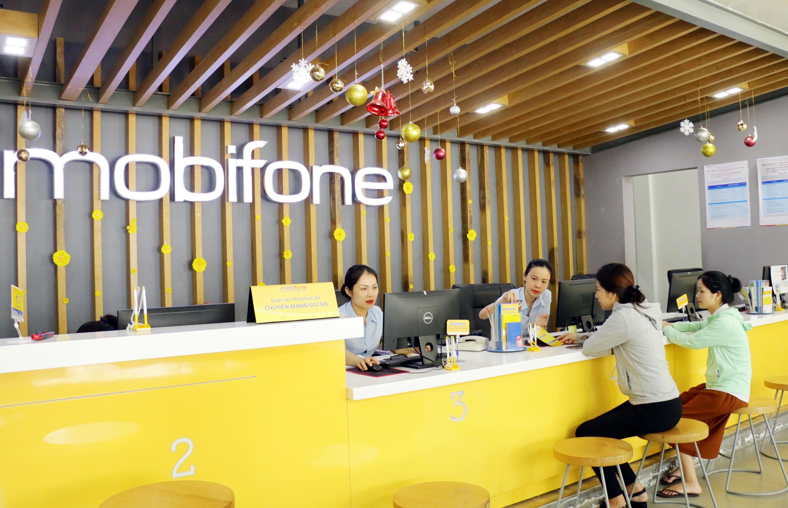 MobiFone Nghệ An hiện đang có hơn 500.000 khách hàng. Ảnh: Song Hoàng