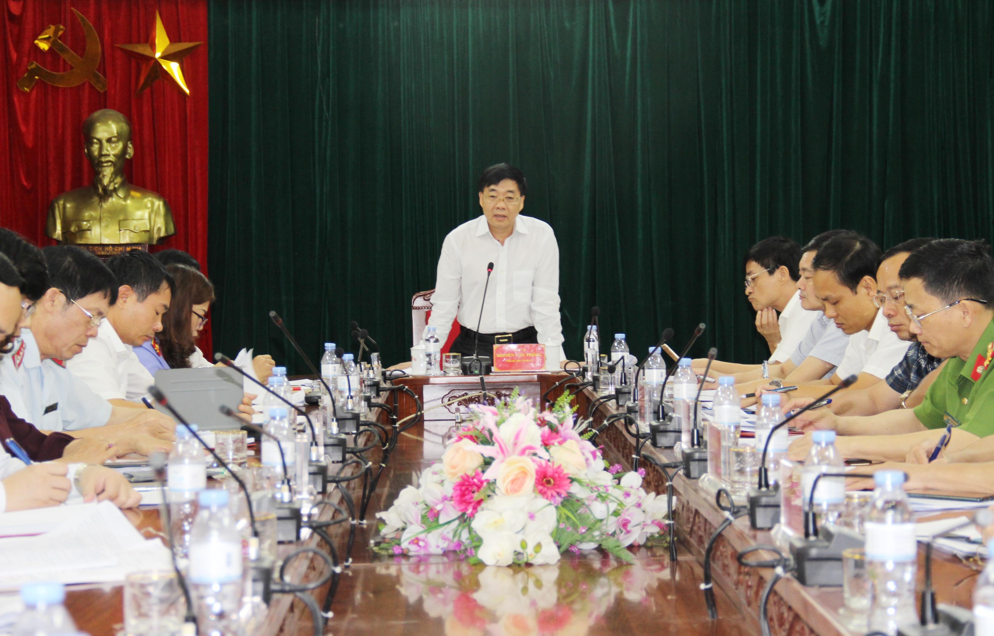 Đồng chí Nguyễn Văn Thông chủ trì hội nghị. Ảnh: Hoài Thu