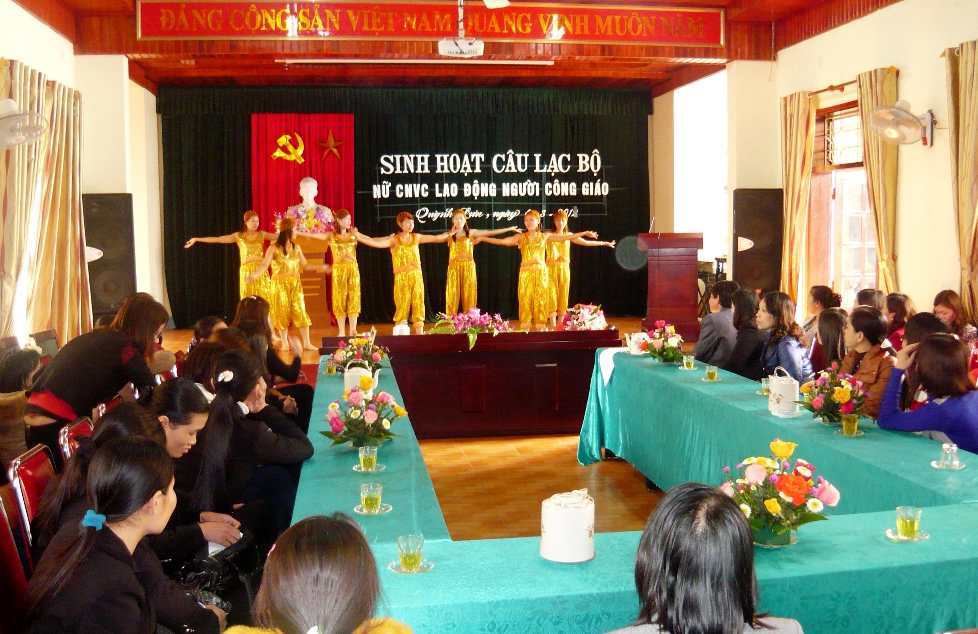 Mỗi năm, CLB sinh hoạt tập trung 2 lần, thông qua đó tuyên truyền pháp luật cho các thành viên. Ảnh: Tuyết Nhung