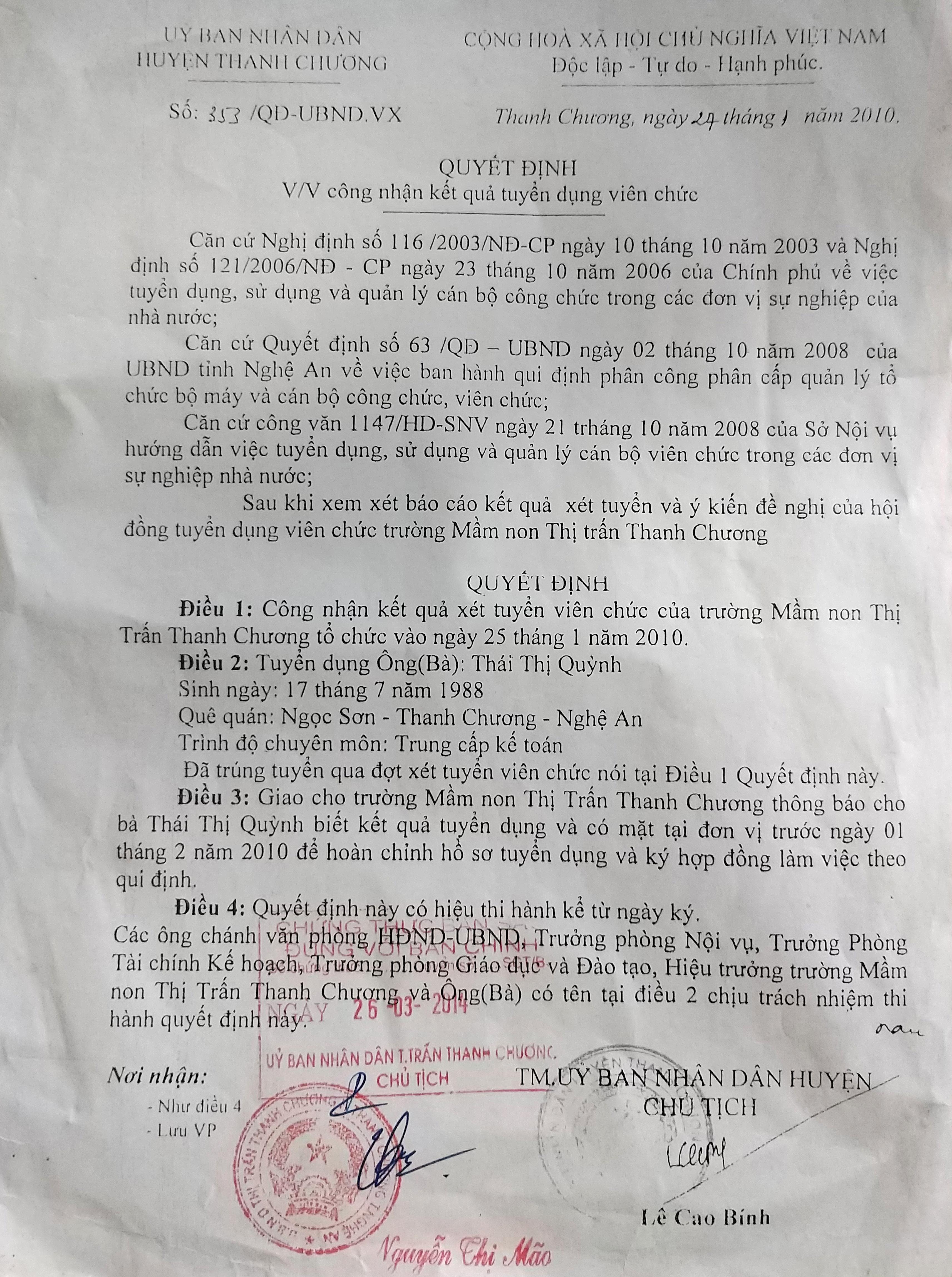 Quyết định công nhận kết quả tuyển dụng viên chức của chị Thái Thị Quỳnh vào năm 2010. Ảnh: P.B