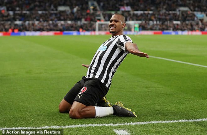 Rondon ghi bàn gỡ hòa cho Newcastle