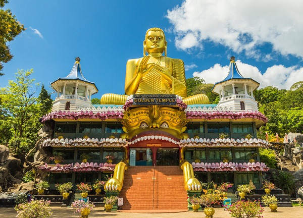 Đền vàng Dambulla - một điểm du lịch nổi tiếng của đất nước Sri Lanka. Ảnh: 