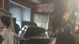 Nghệ An: Chủ nhà tá hỏa phát hiện người đàn ông chết dưới gầm xe