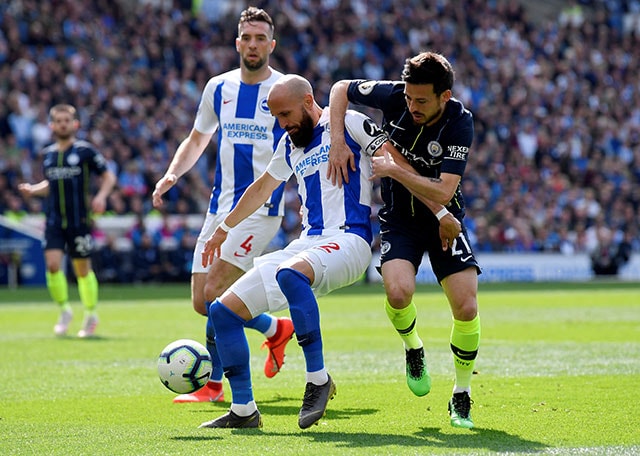 Brighton chơi đầy nỗ lực nhưng không thể ngăn cản ngày đăng quang của Man City.