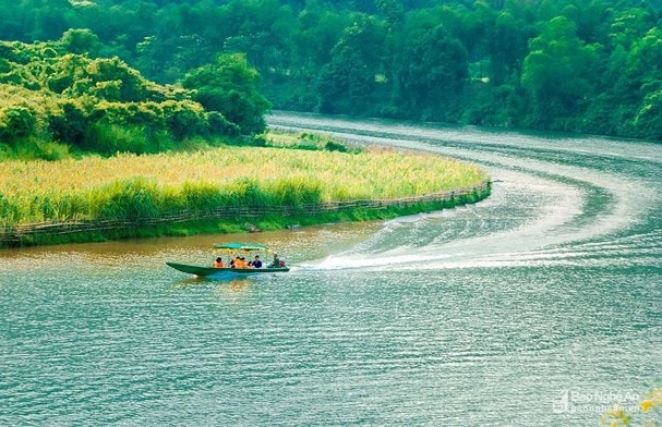 Nắng nóng quay trở lại sẽ là thời điểm mà du khách muốn tìm đến những địa chỉ du lịch sinh thái như sông Giăng. Ảnh tư liệu