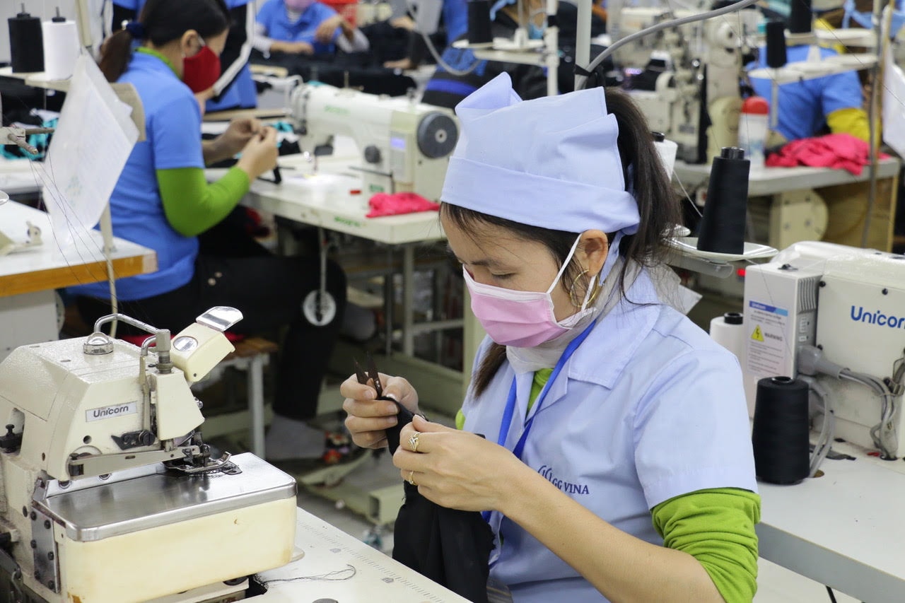 Dệt may tiếp tục là lĩnh vực dẫn đầu kim ngạch hàng hóa xuất khẩu của Nghệ An. Ảnh: Việt Phương