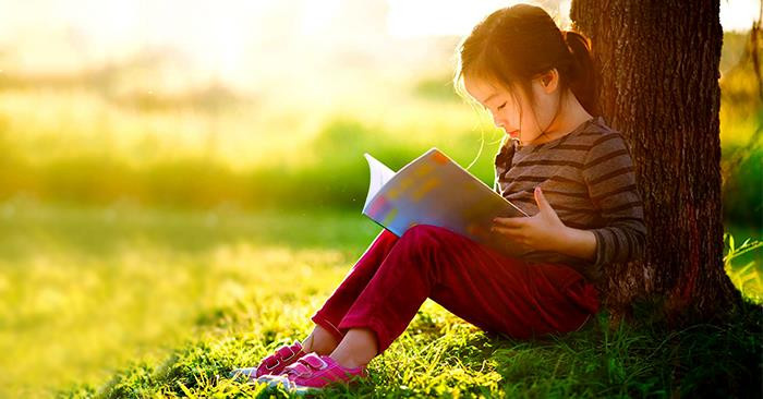 Đọc sách giúp trẻ tăng vốn hiểu biết về thế giới cũng như trang bị công cụ quan trọng nhất để phát triển – đó là tri thức. Ảnh Internet