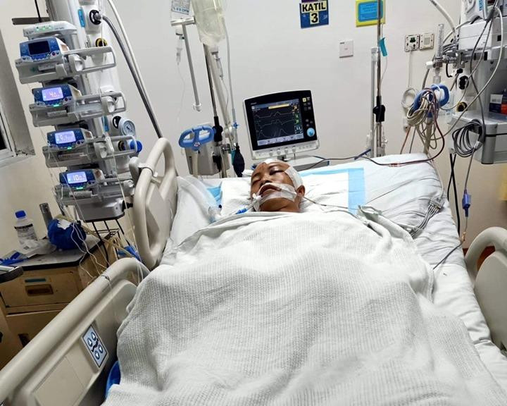 Anh Hợp đang được chữa trị tại bệnh viện lớn ở Malayia