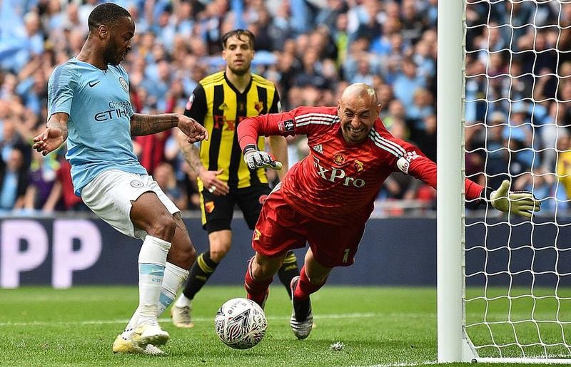 Sterling tỏa sáng với 3 bàn thắng vào lưới Watford.